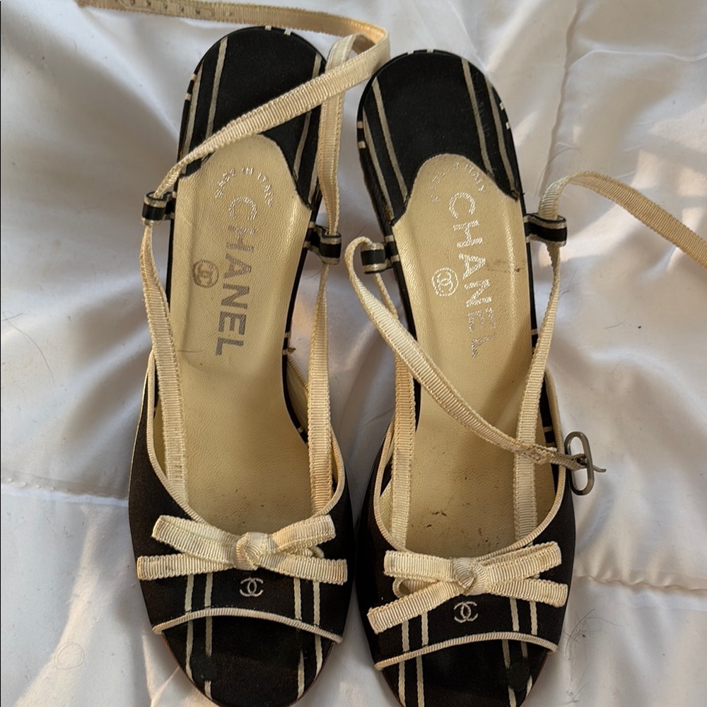 CHANEL Black & Cream Striped Bow Slingback Sandals